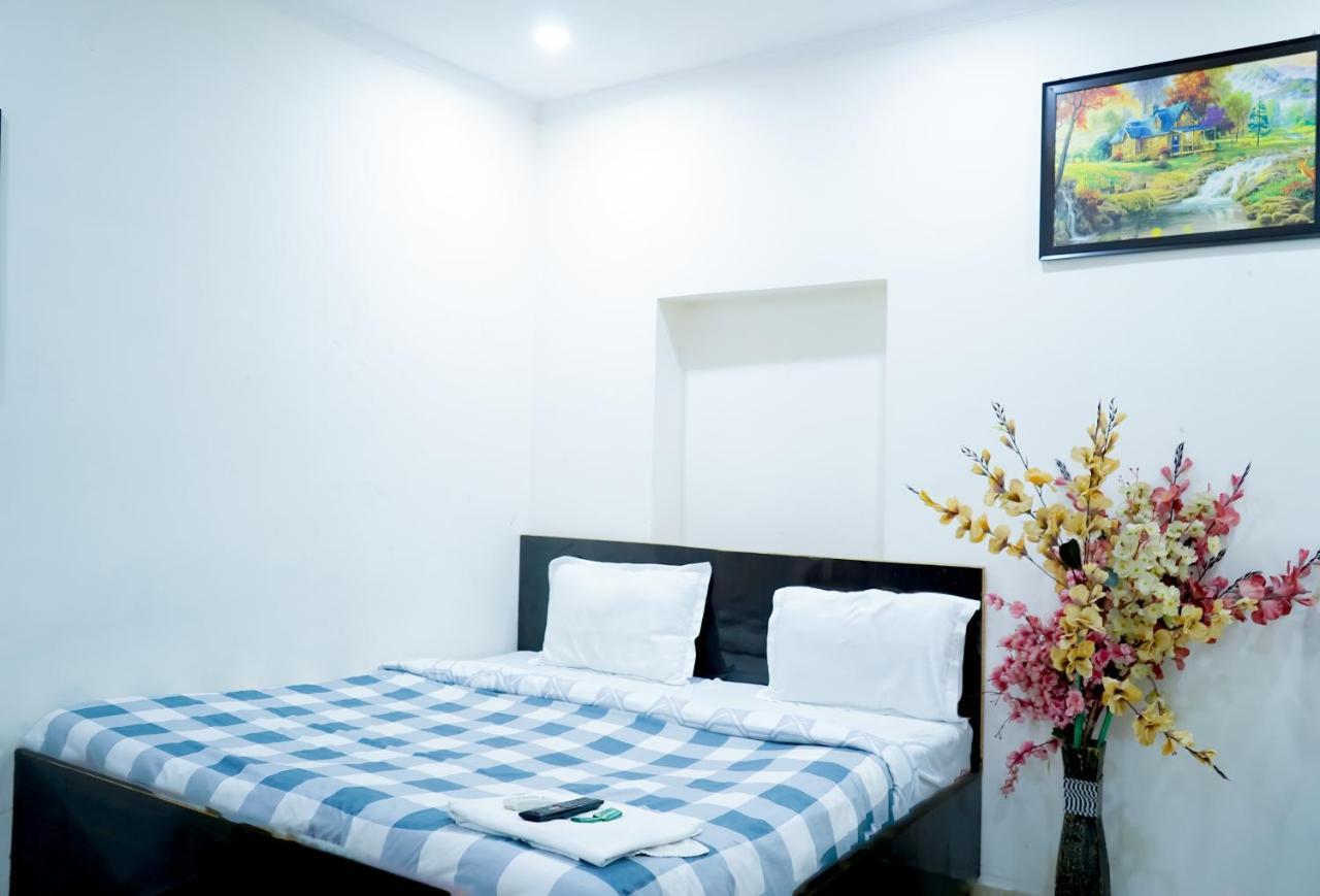 نيودلهي Hotel Tom - Jungpura Chruch Road المظهر الخارجي الصورة