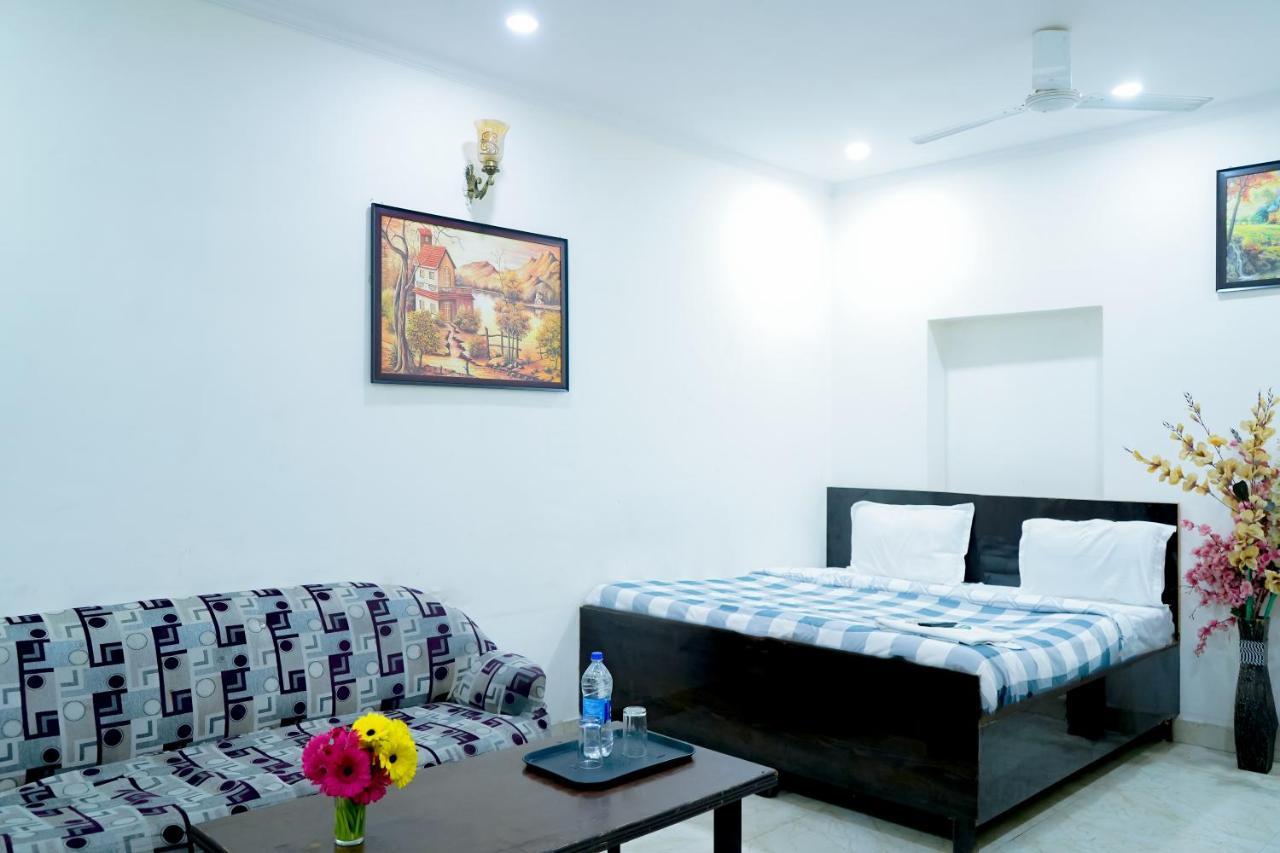 نيودلهي Hotel Tom - Jungpura Chruch Road المظهر الخارجي الصورة