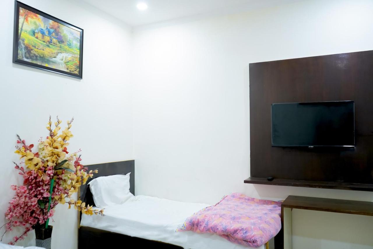 نيودلهي Hotel Tom - Jungpura Chruch Road المظهر الخارجي الصورة