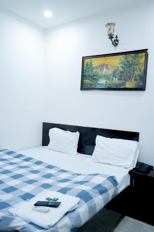 نيودلهي Hotel Tom - Jungpura Chruch Road المظهر الخارجي الصورة